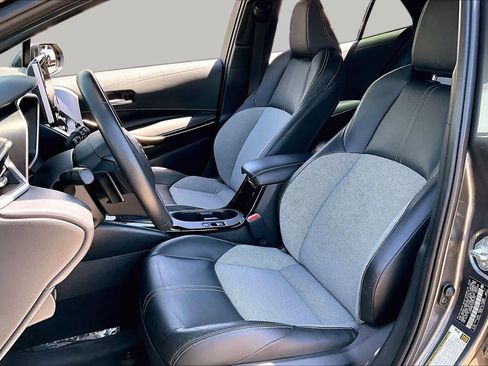 Certified 2025 Toyota Corolla XSE FWD image 7