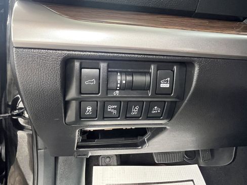 Used 2018 Subaru Outback 2.5i Touring AWD/4WD image 17