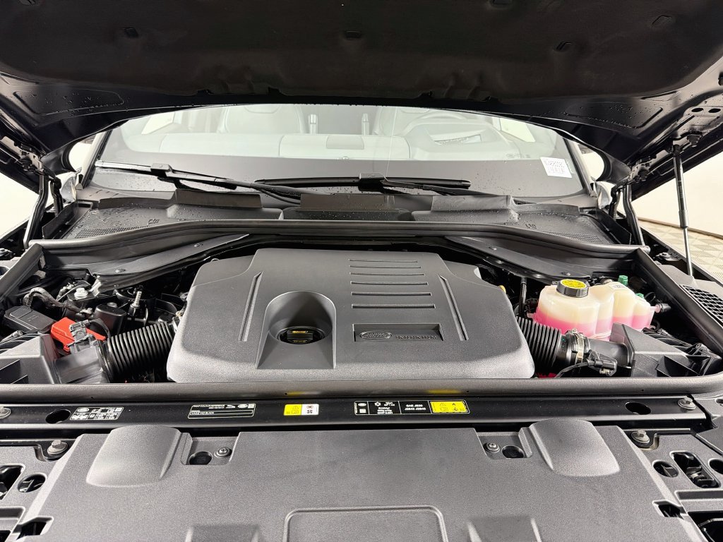 New 2027 Land Rover Range Rover Sport Dynamic SE AWD/4WD image 32