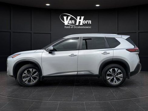 Used 2023 Nissan Rogue SV w/ SV Premium B Package image 4