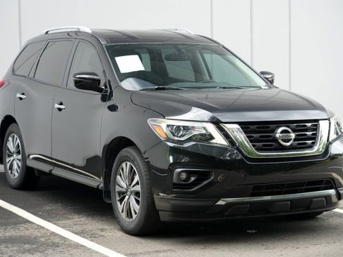 Used 2019 Nissan Pathfinder SV FWD image 49