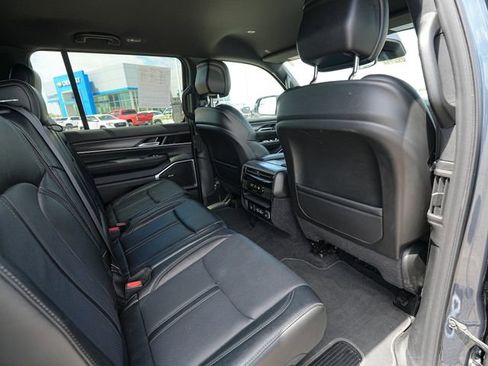 Used 2024 Jeep Wagoneer L Series III w/ Flexible Seating Group AWD/4WD image 24