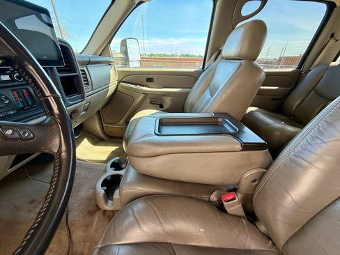 Used 2004 Chevrolet Silverado 3500 4x4 Crew Cab w/ Heavy-Duty Power Package image 34