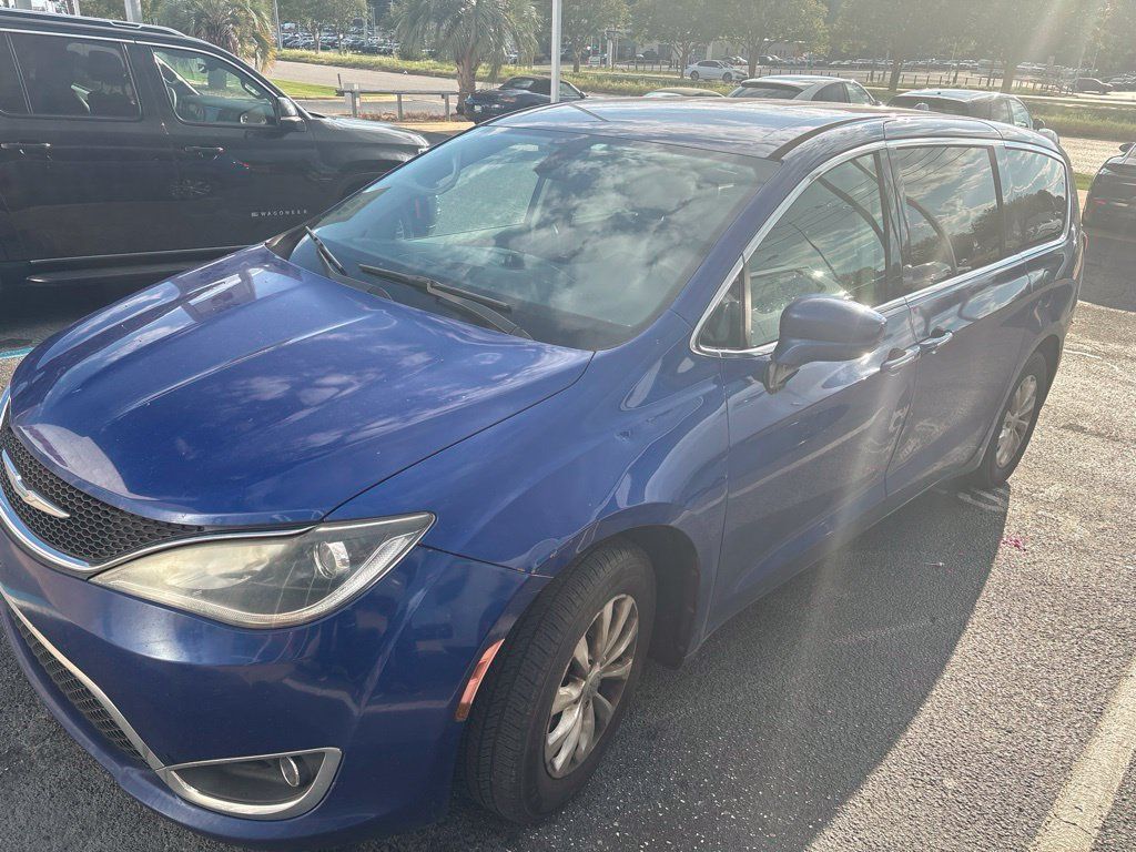 Used 2018 Chrysler Pacifica Touring Plus FWD 360° Tour