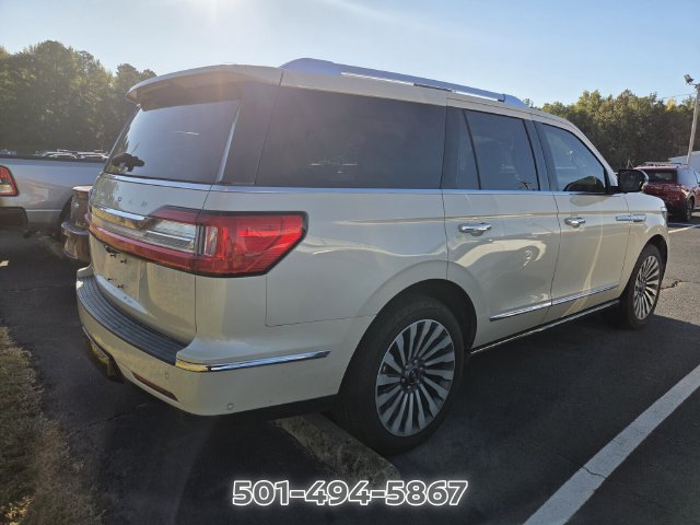 Used 2018 Lincoln Navigator Reserve w/ Technology Package AWD/4WD image 4