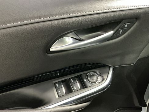 Used 2024 Cadillac XT4 Luxury w/ Cold Weather Package AWD/4WD image 16