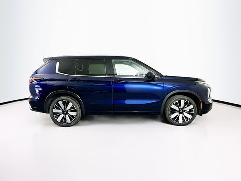 Used 2025 Mitsubishi Outlander SEL image 10