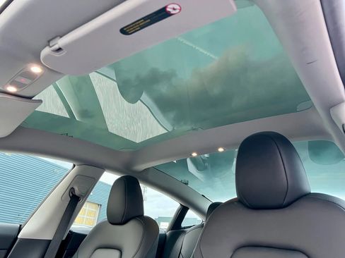 Used 2023 Tesla Model 3 Standard Range image 26