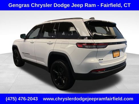 Certified 2025 Jeep Grand Cherokee Altitude AWD/4WD image 4