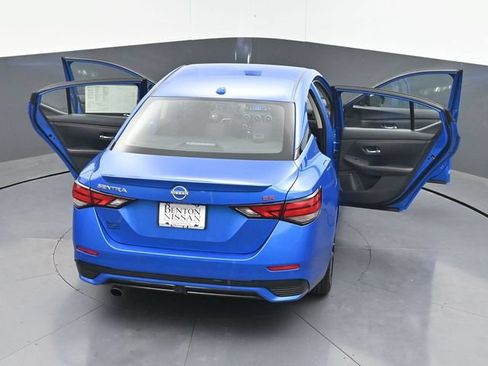 Used 2025 Nissan Sentra SR FWD image 46