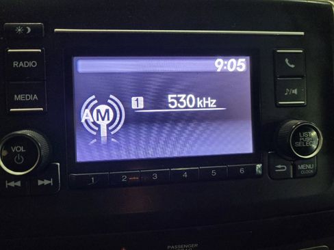 Used 2018 Honda Pilot LX image 25