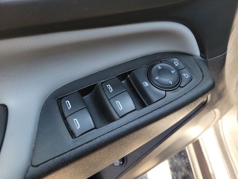 Used 2024 Chevrolet Equinox LT image 19