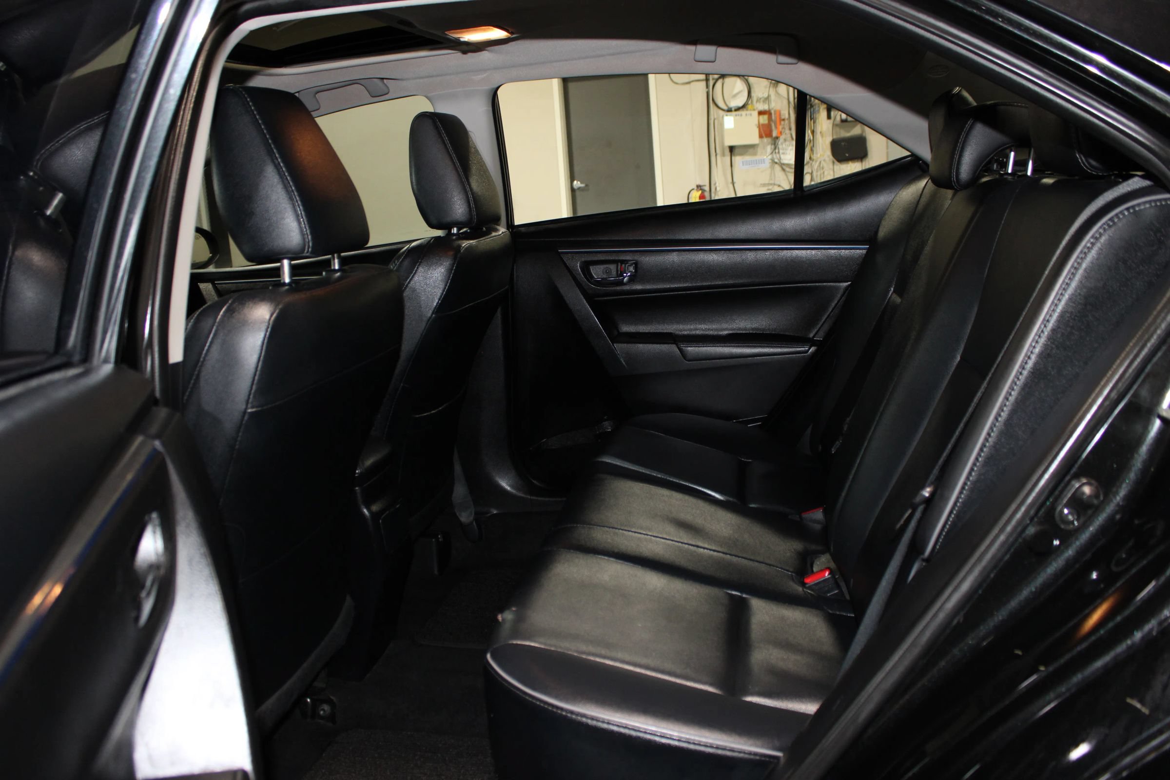 Used 2014 Toyota Corolla S Premium FWD image 25