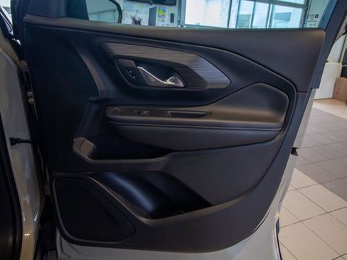 Certified 2023 GMC Terrain SLE w/ Driver Convenience Package image 10