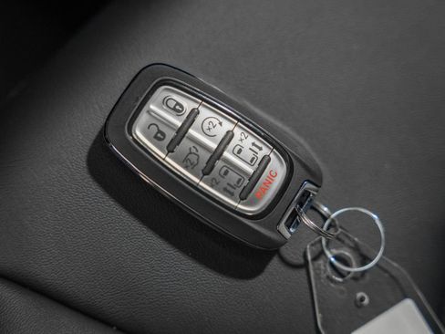 New 2026 Chrysler Pacifica Select image 38