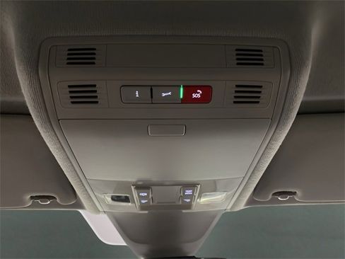 Used 2022 Volkswagen Tiguan SE image 52