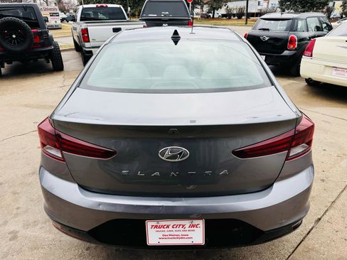 Used 2019 Hyundai Elantra SEL image 4