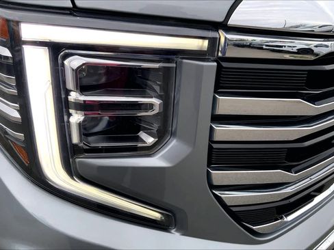 Used 2023 GMC Sierra 1500 SLT w/ SLT Premium Package image 27