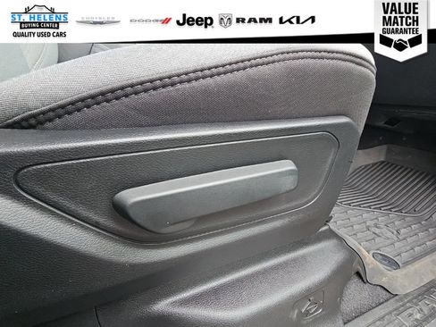 Used 2025 RAM 1500 Big Horn AWD/4WD image 33