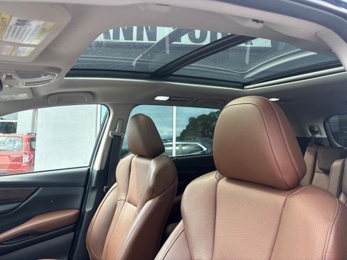 Certified 2024 Subaru Ascent Touring AWD/4WD image 15