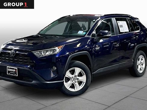 Used 2020 Toyota RAV4 XLE w/ Convenience Package image 1