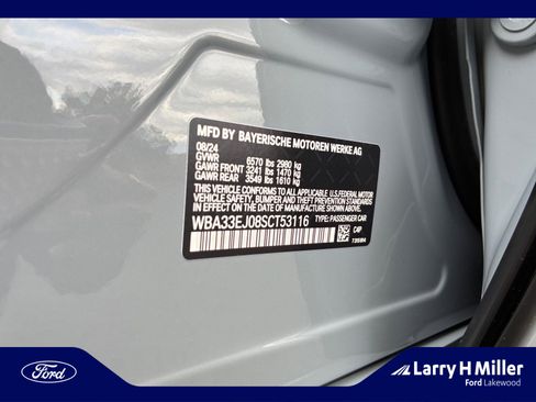 Used 2025 BMW 760i xDrive w/ Premium Package image 25