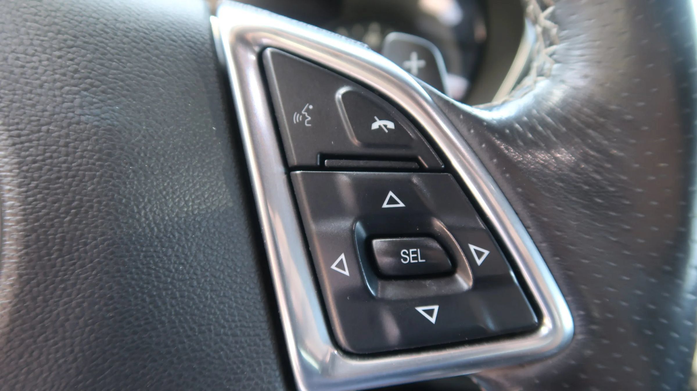 Used 2018 Chevrolet Camaro SS RWD image 33