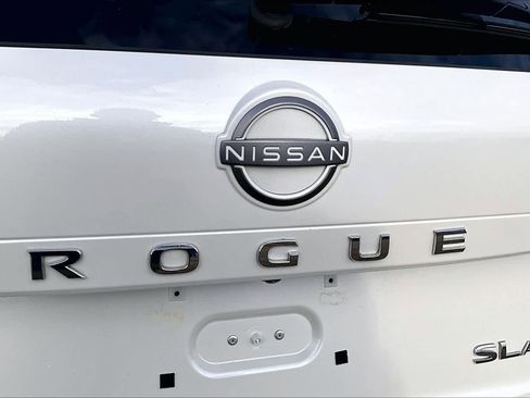 Used 2023 Nissan Rogue SL image 30