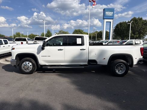 Used 2025 Chevrolet Silverado 3500 LTZ w/ LTZ Convenience Package AWD/4WD image 7