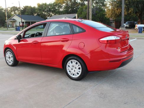 Used 2014 Ford Fiesta SE w/ SE Fuel Economy Package image 11