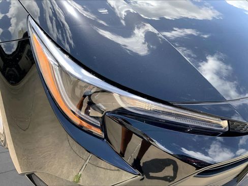 Used 2025 Toyota Corolla LE FWD image 27