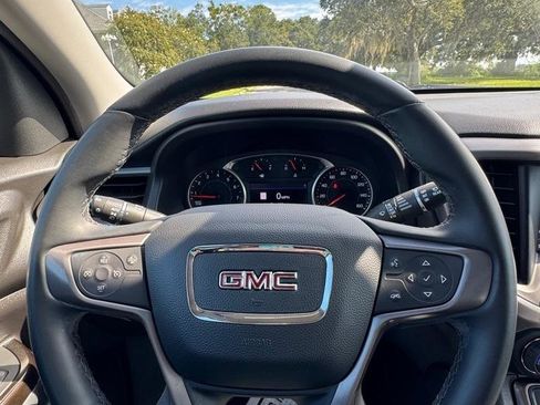 Used 2023 GMC Acadia AT4 image 19