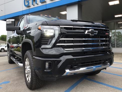 New 2026 Chevrolet Silverado 2500 LT w/ Z71 Chrome Sport Edition AWD/4WD image 37