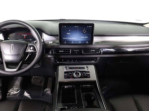 Used 2023 Lincoln Aviator Standard image 39