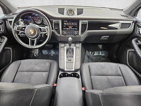 Used 2017 Porsche Macan image 17