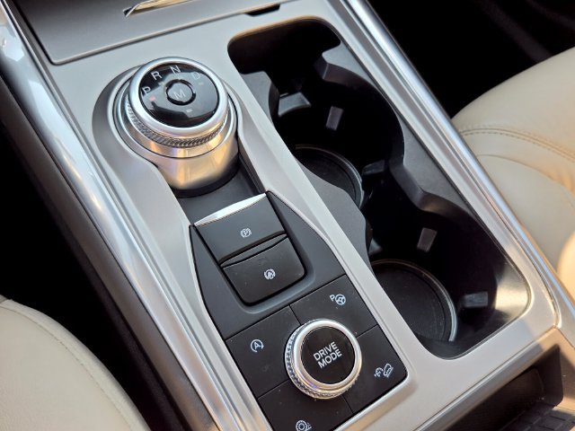 Used 2020 Ford Explorer Platinum w/ Premium Technology Package AWD/4WD image 21