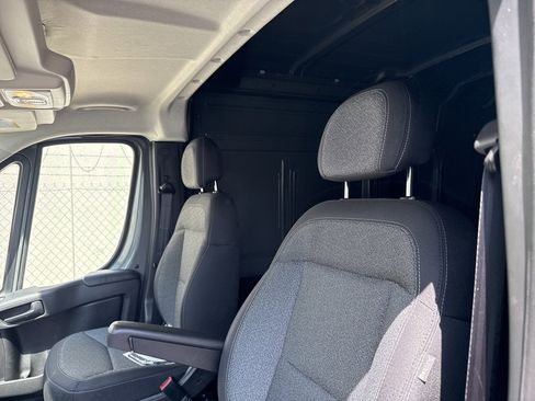 New 2025 RAM ProMaster 2500 w/ Quick Order Package 22G SLT image 11