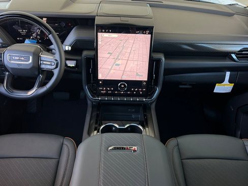 New 2026 GMC Yukon AT4 AWD/4WD image 12