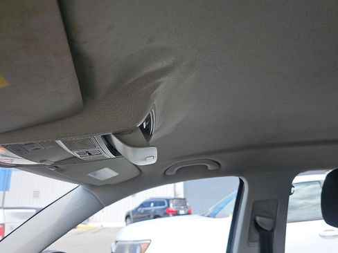 Used 2013 Volkswagen Tiguan SE image 11