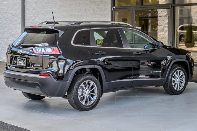 Used 2019 Jeep Cherokee Latitude Plus FWD image 9