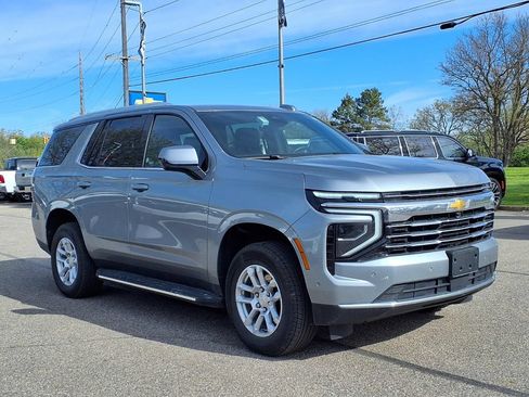 Used 2025 Chevrolet Tahoe LT AWD/4WD image 3