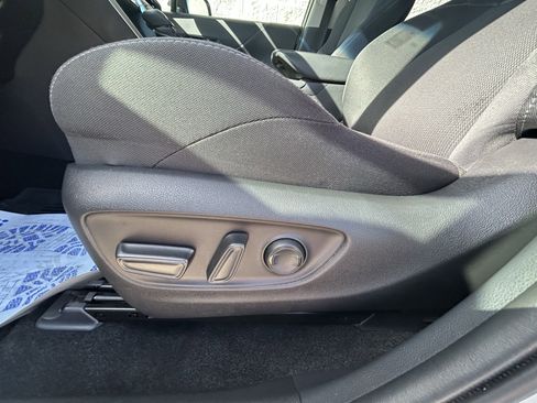 Certified 2021 Toyota Venza LE image 17