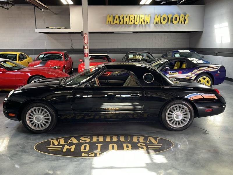Used 2005 Ford Thunderbird RWD image 2