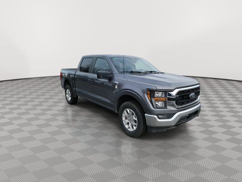 Used 2023 Ford F150 XLT image 2