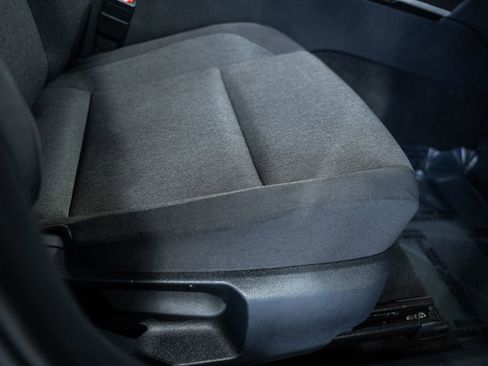 Used 2025 Toyota Camry LE image 32