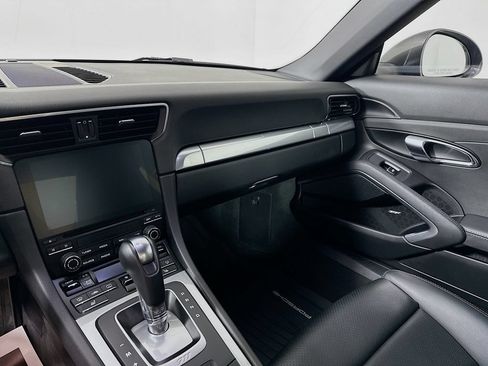 Used 2018 Porsche 911 Carrera RWD image 16