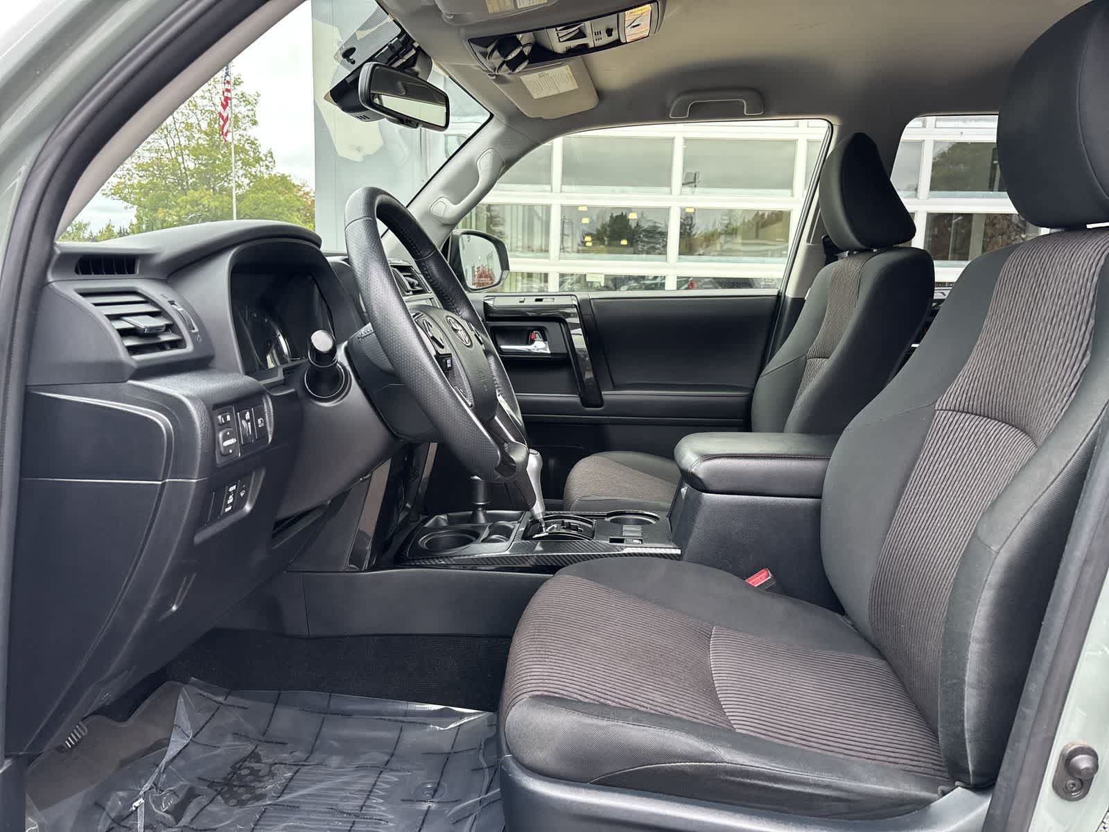 Used 2022 Toyota 4Runner TRD Off-Road AWD/4WD image 10
