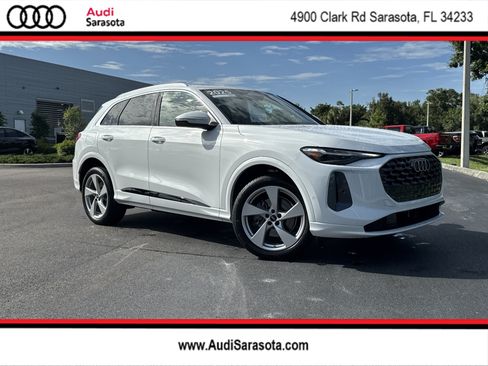 Used 2025 Audi Q5 Premium Plus w/ Premium Plus AWD/4WD image 1