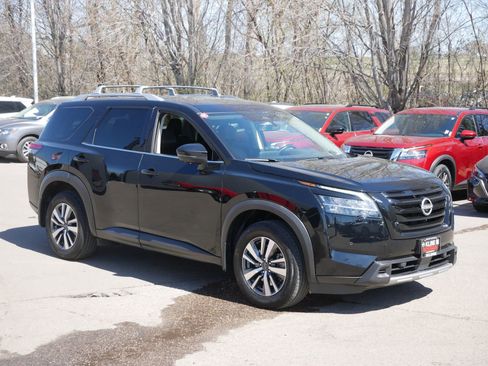 Certified 2024 Nissan Pathfinder SL w/ Black Appearance Package image 1