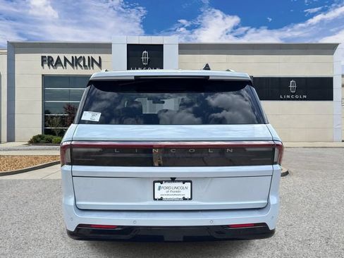 New 2026 Lincoln Navigator L Reserve AWD/4WD image 6
